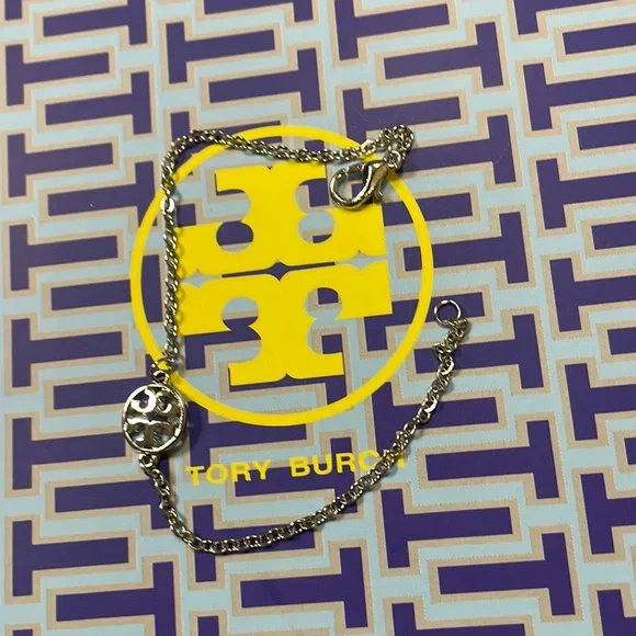 Dainty silver TORY BURCH Miller bracelet - Picture 4 of 6